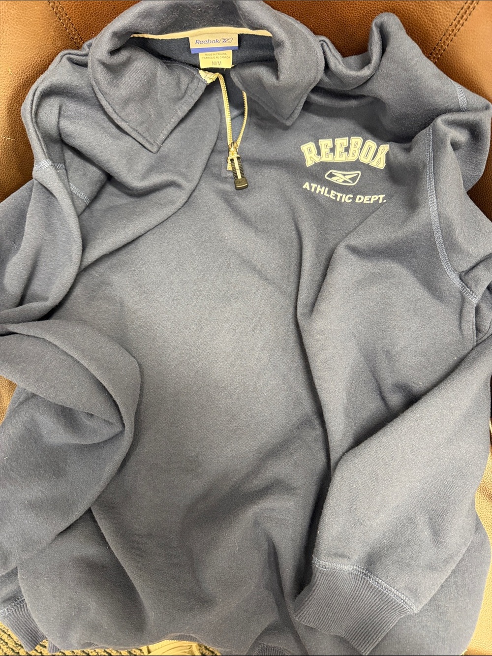 Vintage Reebok Men's Navy Half-Zip Pullover with Yellow Logo early 2000’s